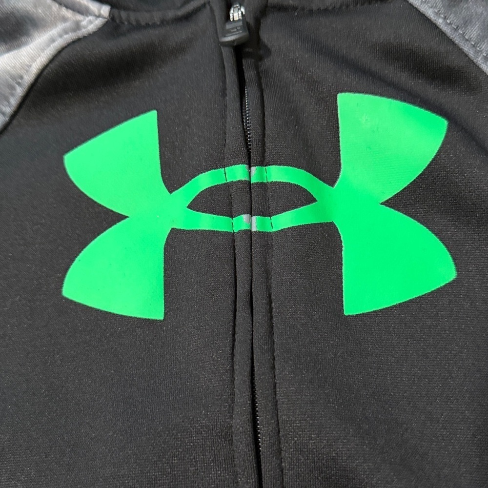 Under Armour Set - Picture 3 of 9